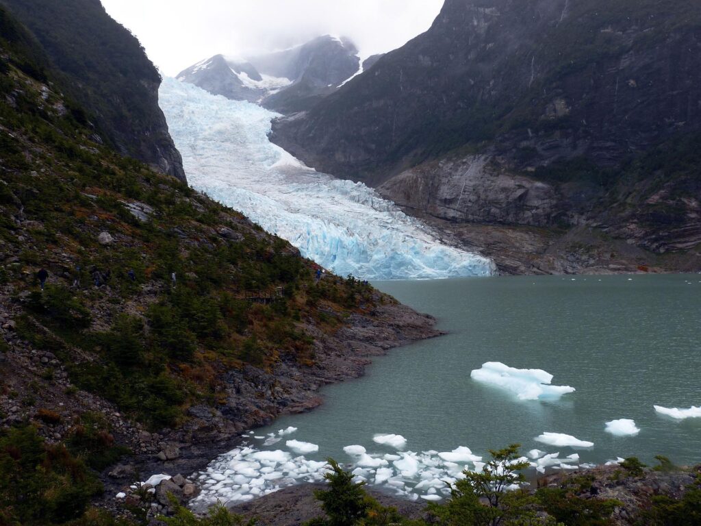 CDI_GLOF – Glacier variations, evolution of glacial lakes and glaciochemical record from the Cordillera Darwin Icefield, Tierra del Fuego, Chile.